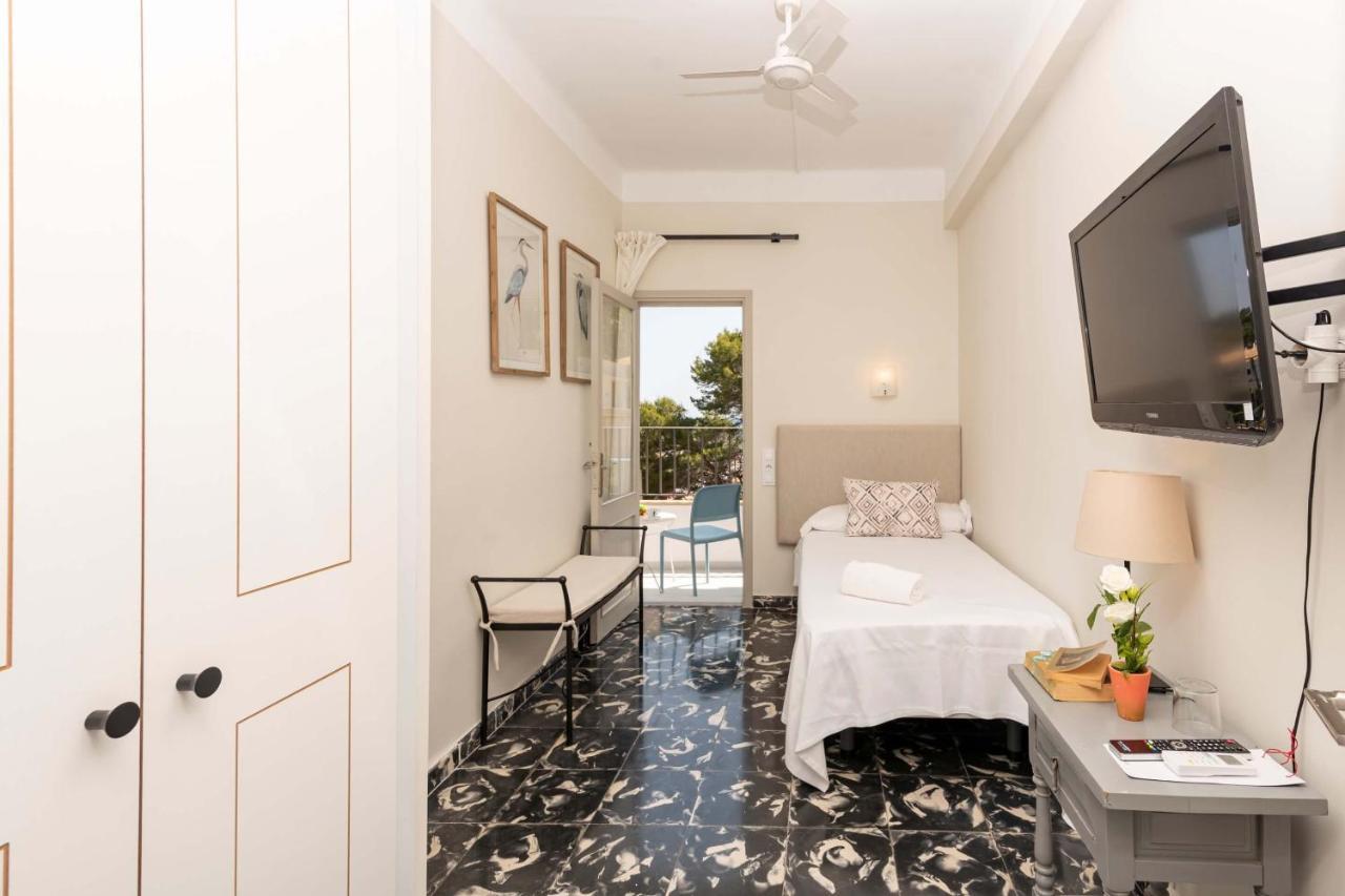 Boutique Hotel Oriola Cala de Sant Vicenc Kültér fotó