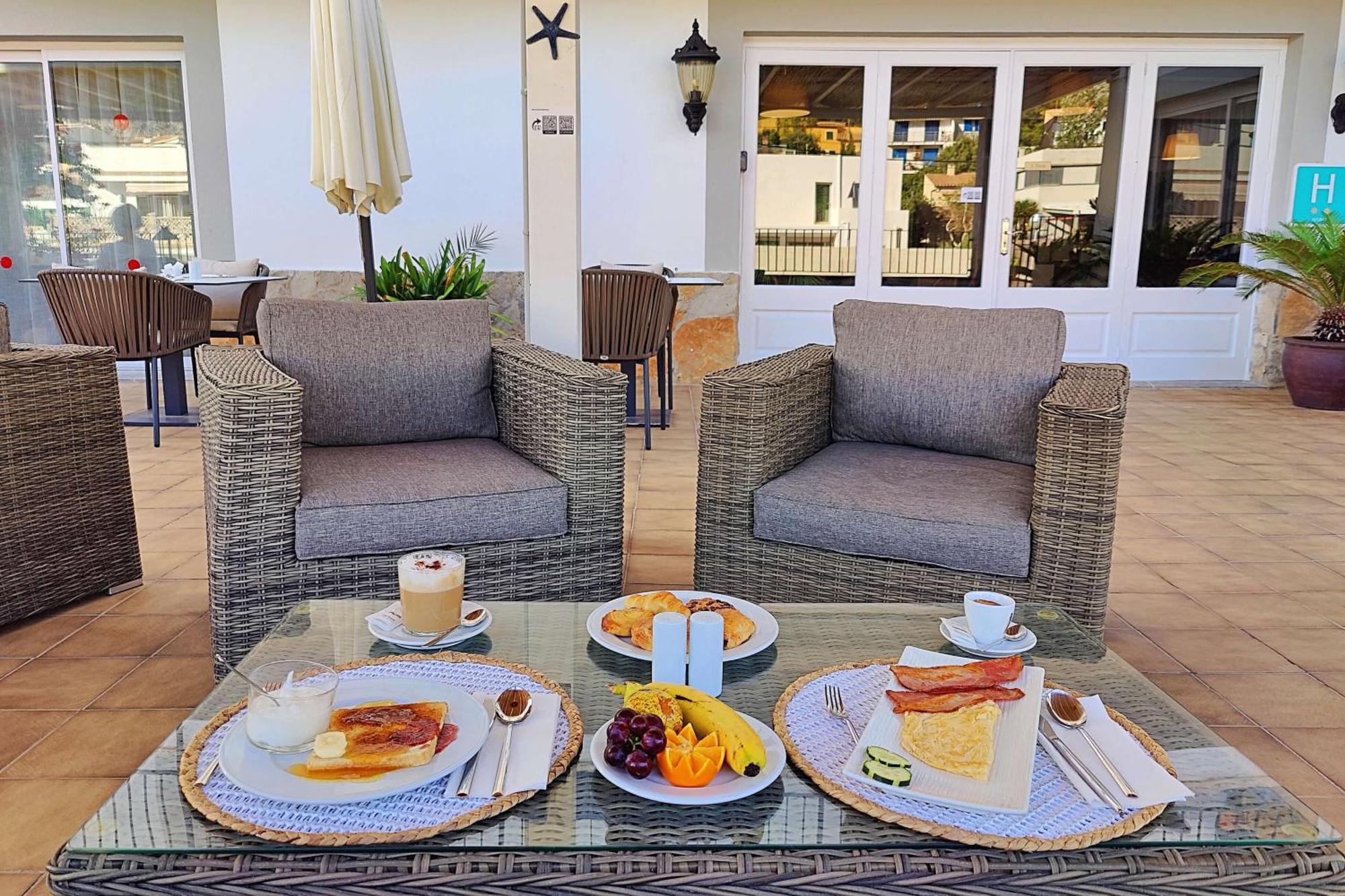 Boutique Hotel Oriola Cala de Sant Vicenc Kültér fotó