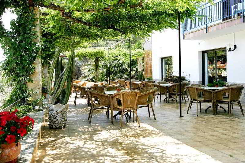 Boutique Hotel Oriola Cala de Sant Vicenc Kültér fotó